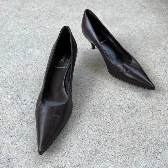 Fendi Dark Brown Leather Kitten Heel Pointed Toe Pumps - Size 35.5 - Picture 2 of 11